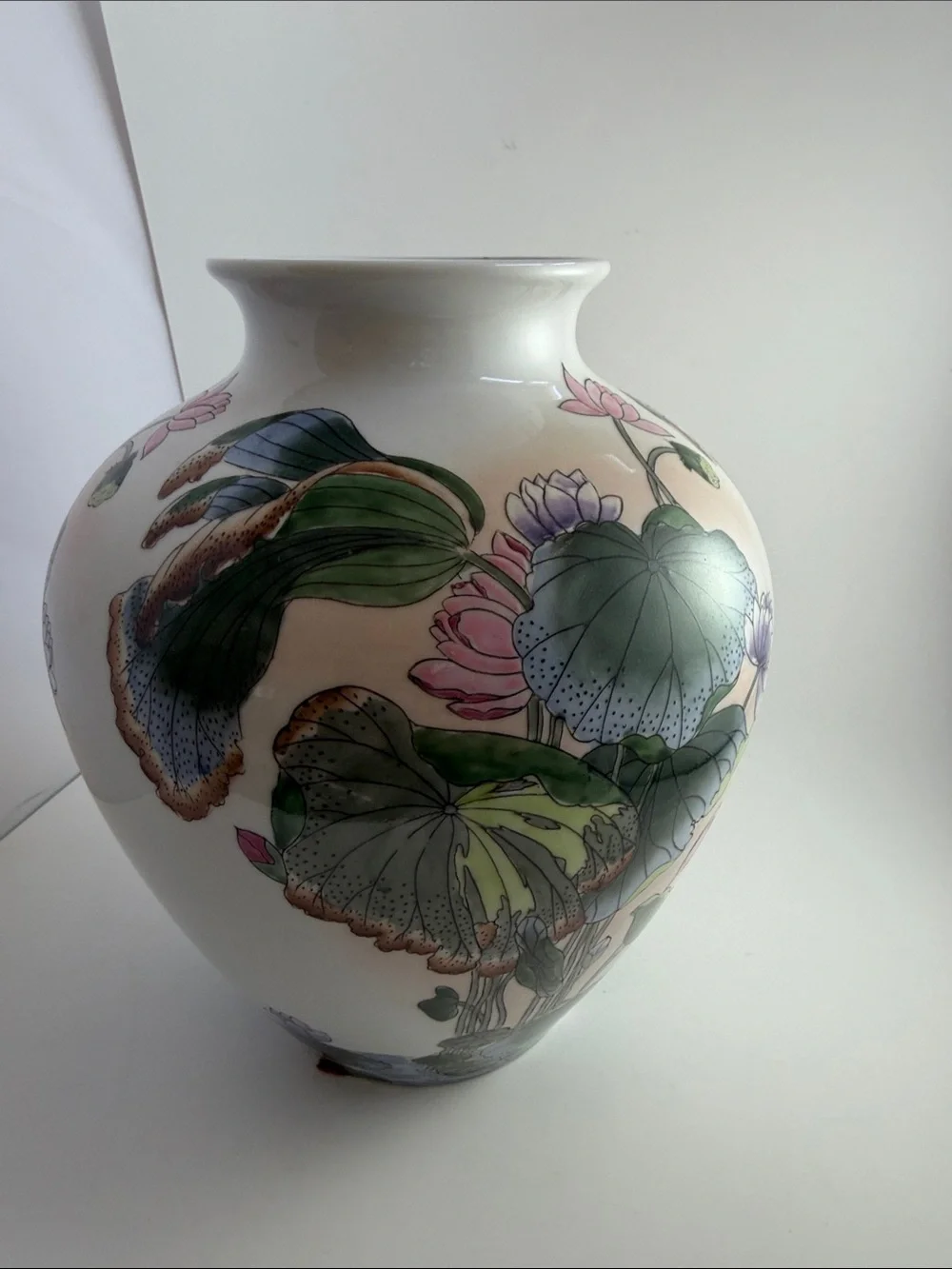 Vintage Macau Ginger Vase Lillies lotus flowers 9”